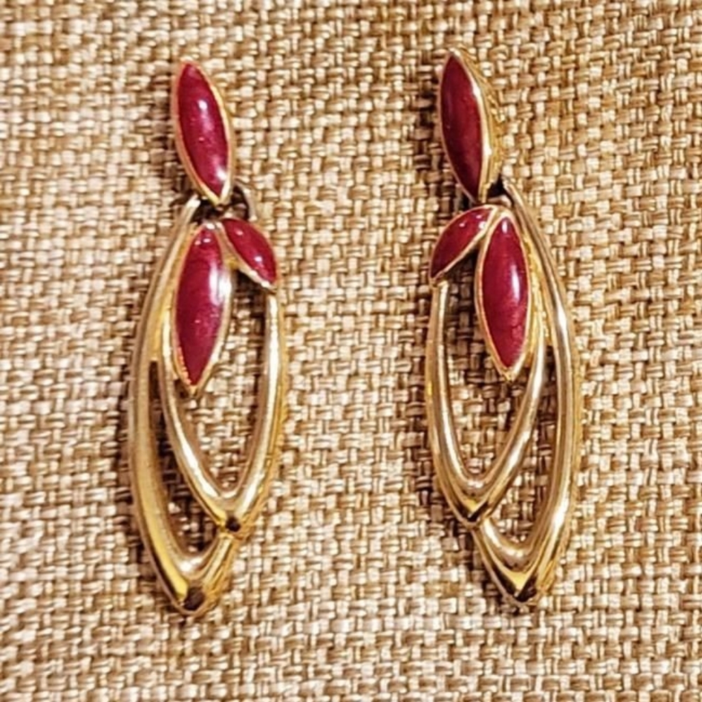 Vintage Trifari Red Enamel Gold Tone Leaf Design Mid-Century Modern Earrings